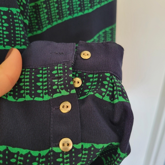 Club Monaco 100% Silk Long Sleeve Top Blouse‎ Shirt LIKE NEW Size XS - Picture 4 of 8